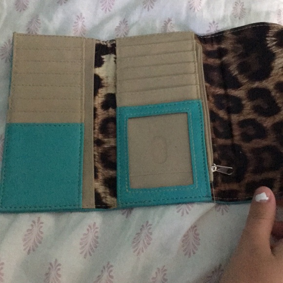 Jessica Simpson Wallet - Picture 2 of 4